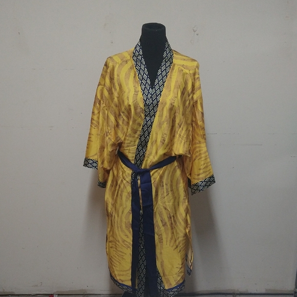 NEW! Sassy Jones Printed Wrap Topper Robe with Belt, Yellow & Blue - Picture 2 of 16